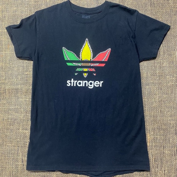 Stranger Things 20 Piece Bundle: Metal Tin, 14 Patches, Backpack, 5 T-shirts - Picture 13 of 16